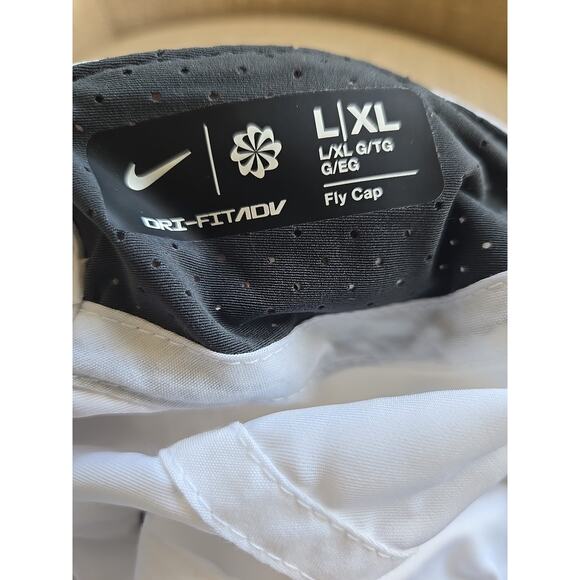 NIKE AEROBILL TAILWIND DRI FIT REFLECTIVE RUNNING HAT WHITE NEW- L/XL- Flycap - Picture 6 of 8